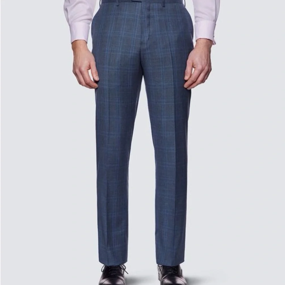 Calvin Klein dress pants only size 29. nwt